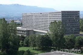Międzynarodowa Organizacja Pracy (MOP), z siedzibą w Genewie.